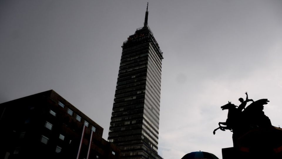 La Torre Latinoamericana fue la edificación de mayor altura en el país entre 1956 y 1972 (Foto: Cuartoscuro)