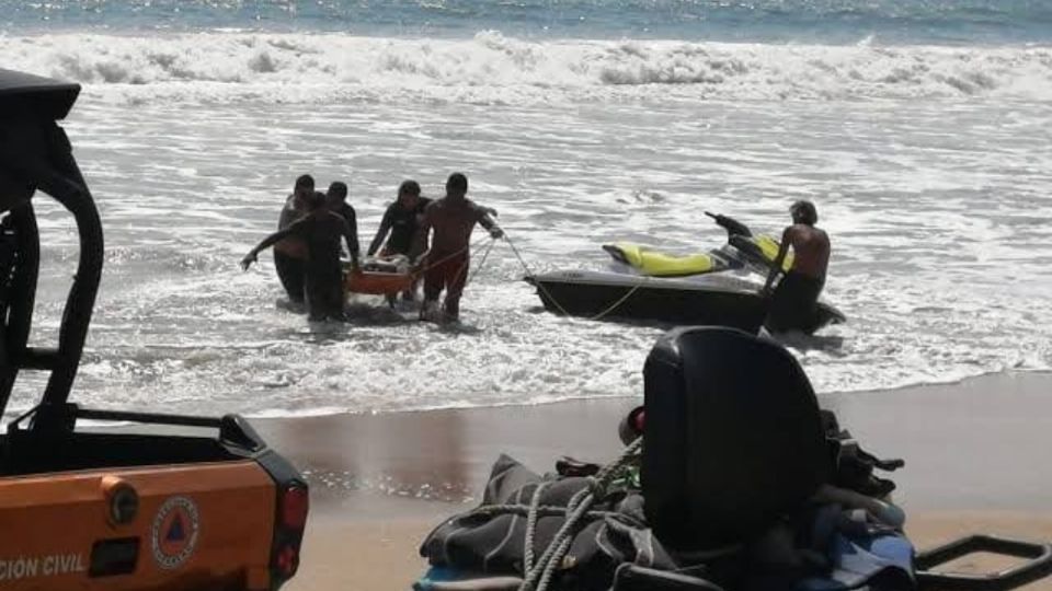 El cuerpo de la menor fue localizado entre las aguas del mar a 10 millas náuticas de Ixtapa. FOTO: ESPECIAL