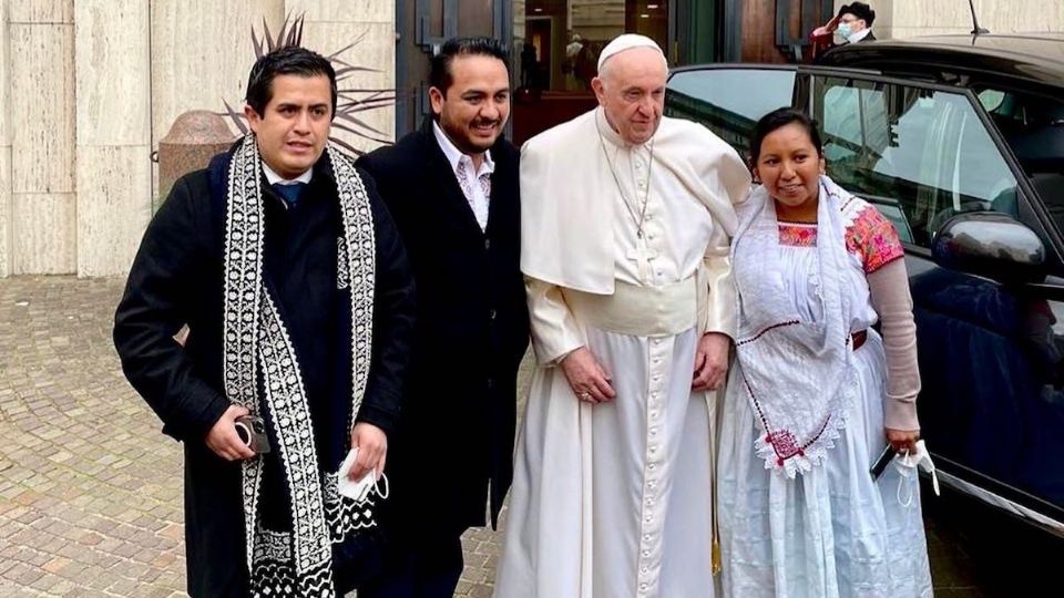 Además de esferas, los artesanos llevaron un nacimiento que se exhibirá en la entrada del Museo del Vaticano Crédito: Twitter @h_ayuntamientoc