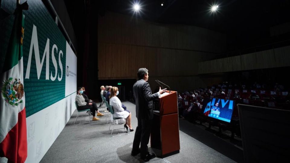 Zoé Robledo indicó que el IMSS ha hecho esfuerzos e implementado recursos para contar con acciones  Foto: Especial