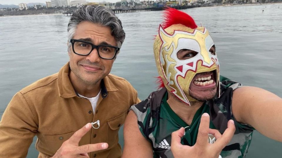 El Escorpión Dorado y Jaime Camil tuvieron un momento divertido a bordo del yate (Foto: INSTAGRAM @goldenescorpion)