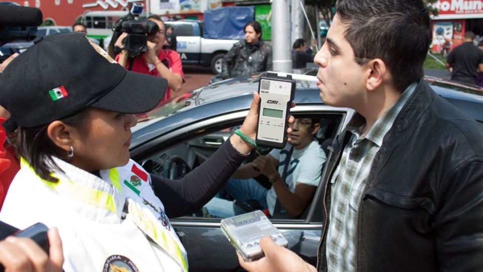 Las autoridades estarán pendientes de que las personas conduzcan sin tener alcohol en la sangre (Foto: Archivo | Cuartoscuro)