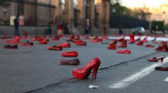 Con "zapatos rojos" exigen justicia al feminicidio de Jessica González