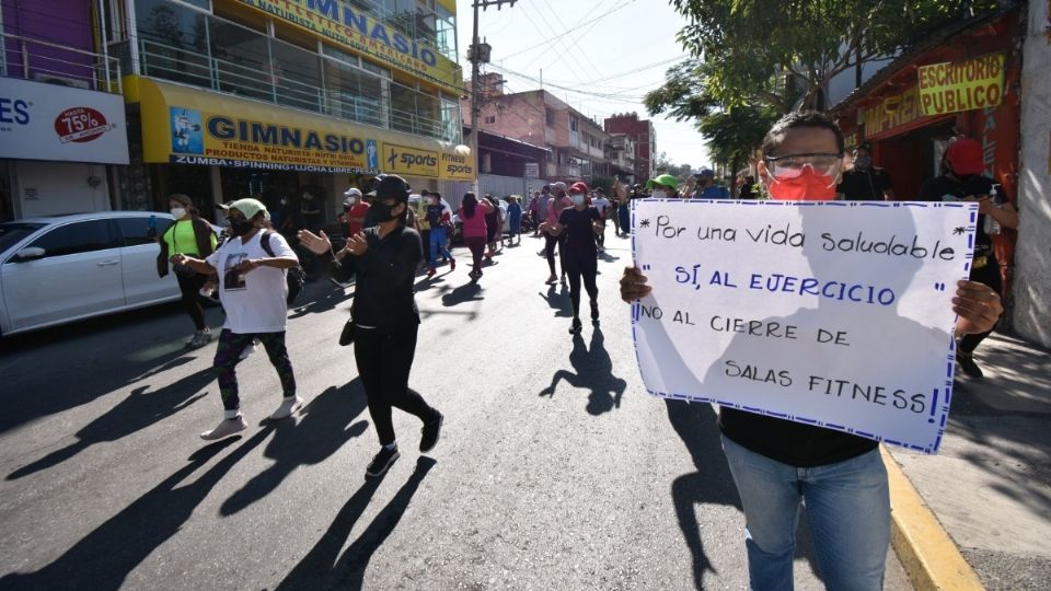 Usuarios, dueños, instructores, y alumnos de escuelas deportivas protestaran por que son de los pocos rubros que permanecen cerrados por la pandemia de Covid-19, reprocharán al gobierno que en bares, que si están abiertos, la gente corre más riesgo de contagio. FOTO: DASSAEV TÉLLEZ ADAME/CUARTOSCURO.COM