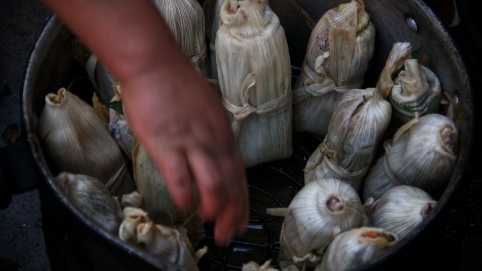 Los tamales aumentan su valor en establecimientos y franquicias. Foto: Cuartoscuro