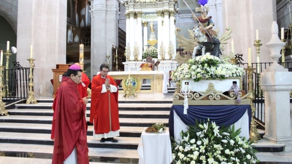 DEVOCIÓN. ● Mucha gente se ha acercado a la capilla de San Jorge, por la pandemia. Foto: Especial