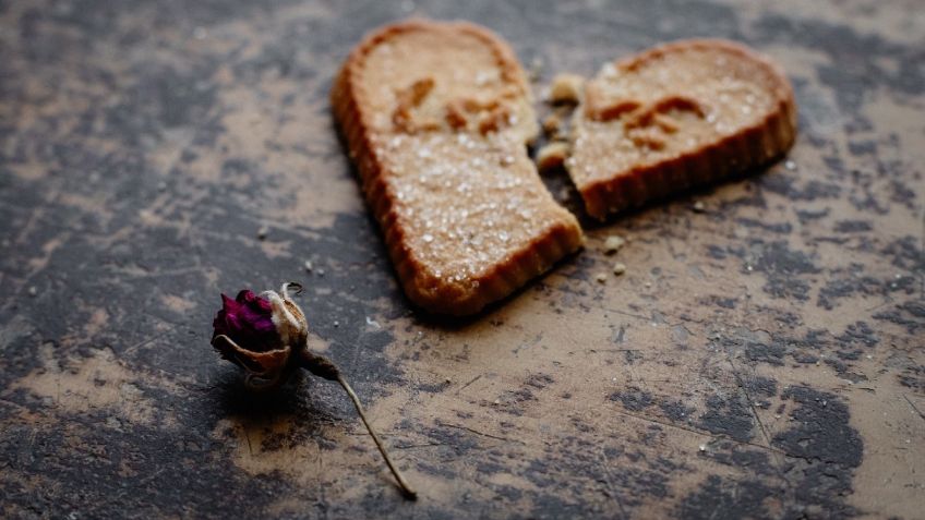 ¿Tienes el CORAZÓN roto? Cinco poemas para sobrellevar el DESAMOR