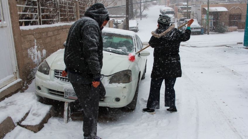 Tormenta de nieve en Ciudad Juárez deja helada zona norte