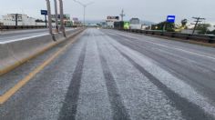 Quedan varadas 25 personas en la autopista Monterrey-Nuevo Laredo por hielo en el pavimento