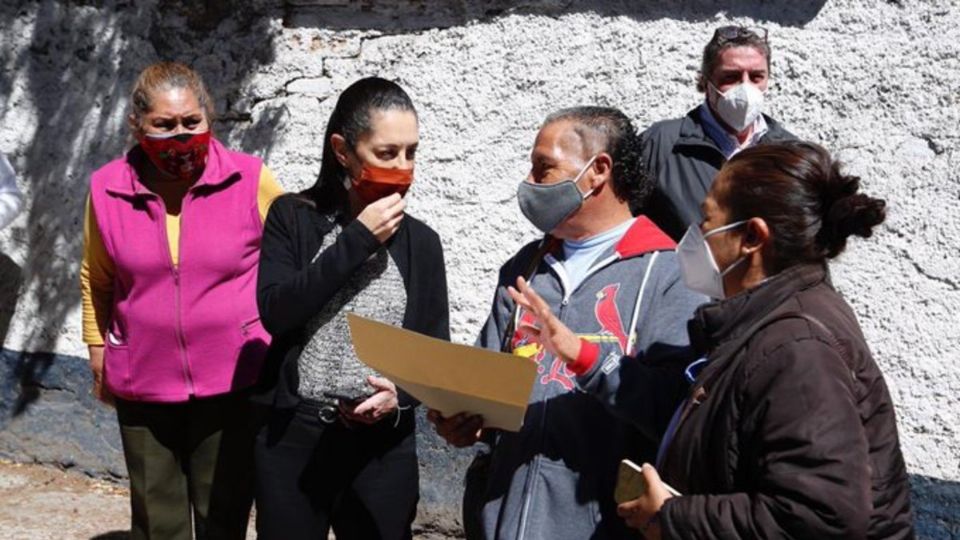 La jefa de Gobierno, Claudia Sheinbaum, asistió a Cuajimalpa para supervisar el primer día de vacunación de adultos mayores. Foto: Especial