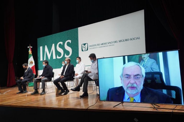 Graduación médicos IMSS