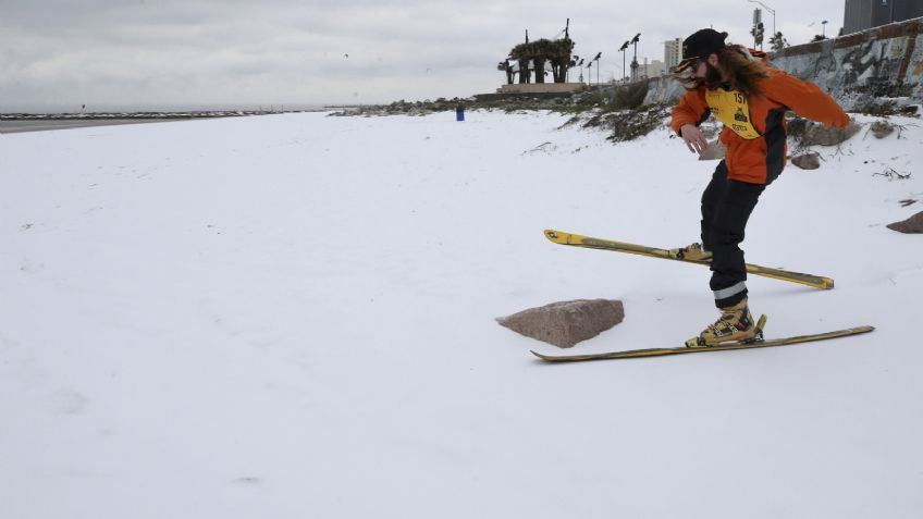 ¡Impresionante! La nieve se apodera de las playas de Texas y deja un paisaje espectacular