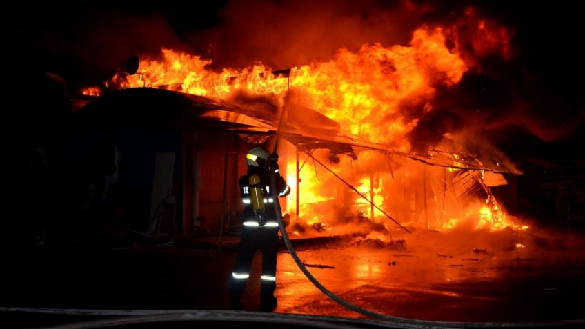 Texas: Abuelita y sus 3 nietos prendieron chimenea por falta de LUZ y murieron en INCENDIO