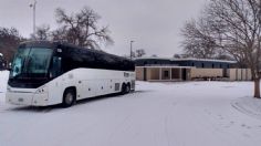 ¡No manejes! Alertan por carreteras y vías CONGELADAS con HIELO NEGRO en Texas