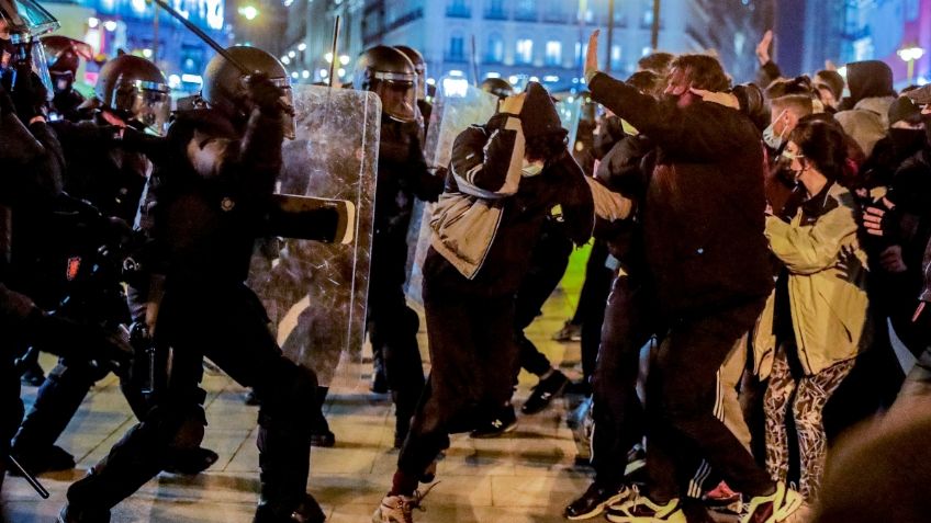 Protestas Barcelona: Mujer pierde un ojo durante los disturbios por el encarcelamiento del rapero Pablo Hasél: FOTO