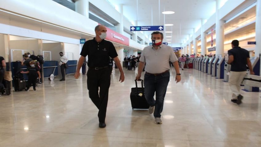 Tras polémica por sus vacaciones en Cancún, Ted Cruz regresa a Texas