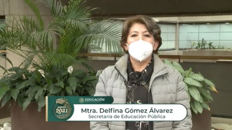 La maestra se comprometió a tener una cercanía con los alumnos y padres de familia.