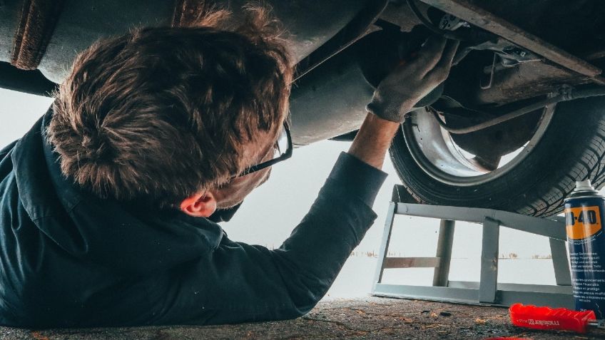 8 trucos para arreglar el coche sin ir al taller con poco dinero