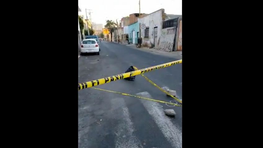 VIDEO: Durante transmisión EN VIVO se escuchan detonaciones de arma de fuego en Guadalajara