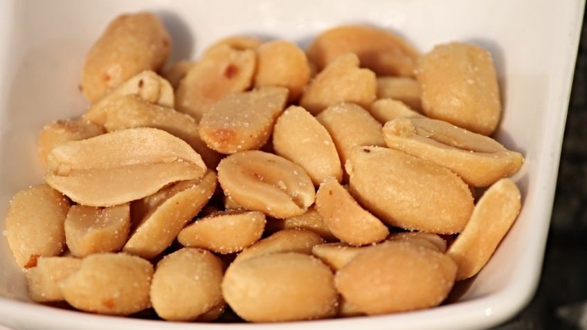 Comer cacahuates previene la anemia; conoce todos los beneficios a la salud de este alimento