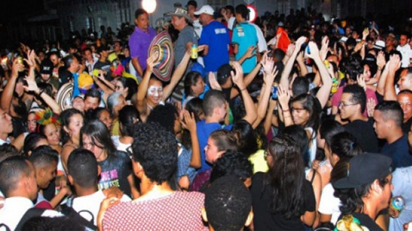 Pese a la pandemia, pobladores hicieron baile en San Luis Potosí: VIDEO