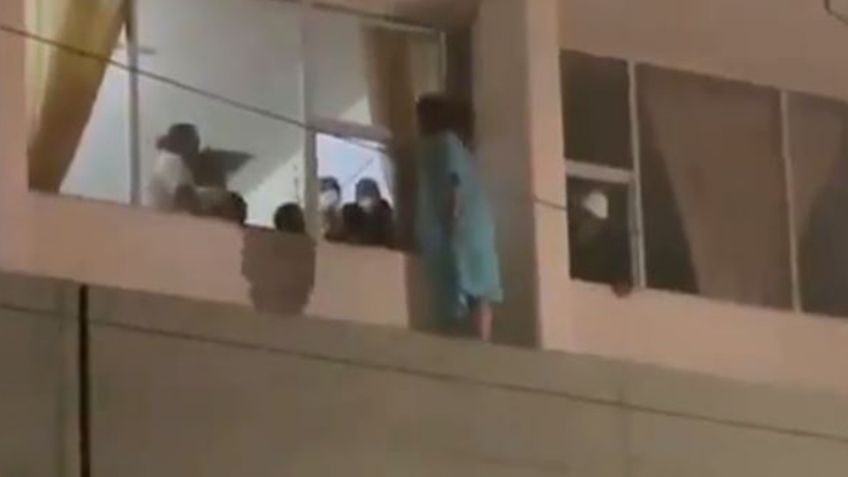 Mujer con Covid-19 intenta lanzarse desde un hospital en Coahuila: VIDEO