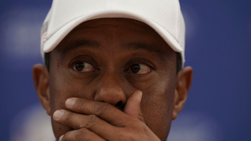 Tiger Woods reapareció tras el accidente en auto de febrero pasado 
FOTO: AFP