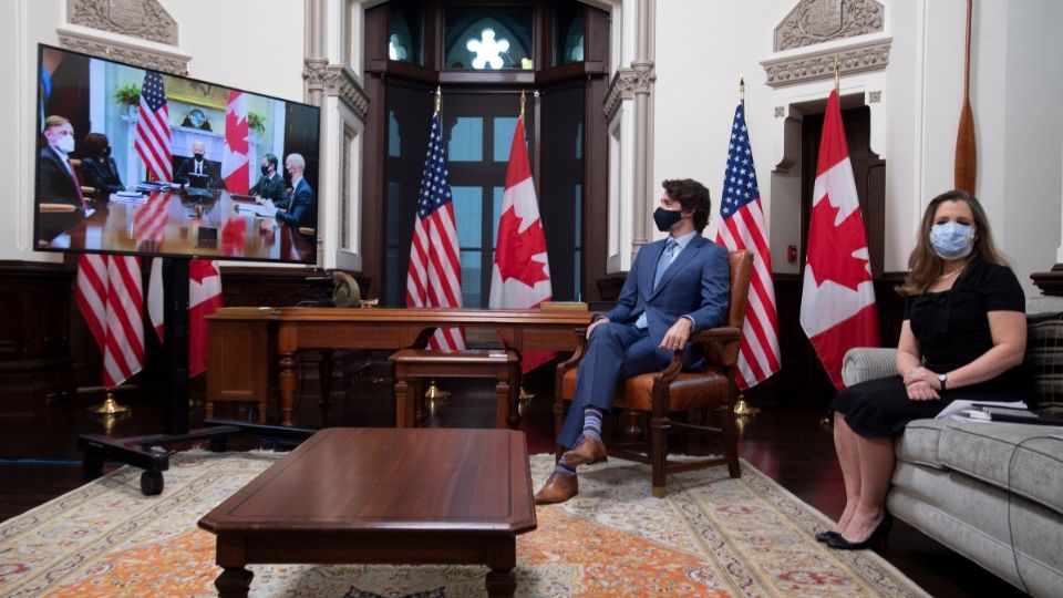 ENCUENTRO ● El premier Trudeau sostuvo una reunión virtual con el presidente Biden. Foto: AP