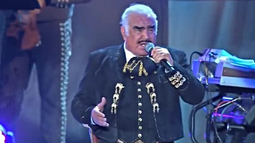 El día que Vicente Fernández rompió en llanto durante un concierto: VIDEO