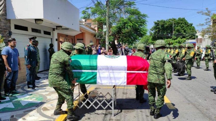 Dan último adiós a Mayor Médico Cirujano, víctima de avionazo en Veracruz