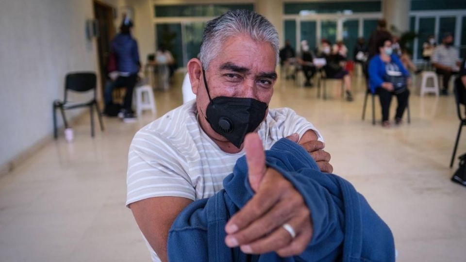 Vacunación en Puerto Vallarta. Foto: Especial