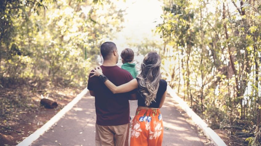 Crianza con ternura, ¿qué es y cómo llevar esta forma de educación con tus hijos?