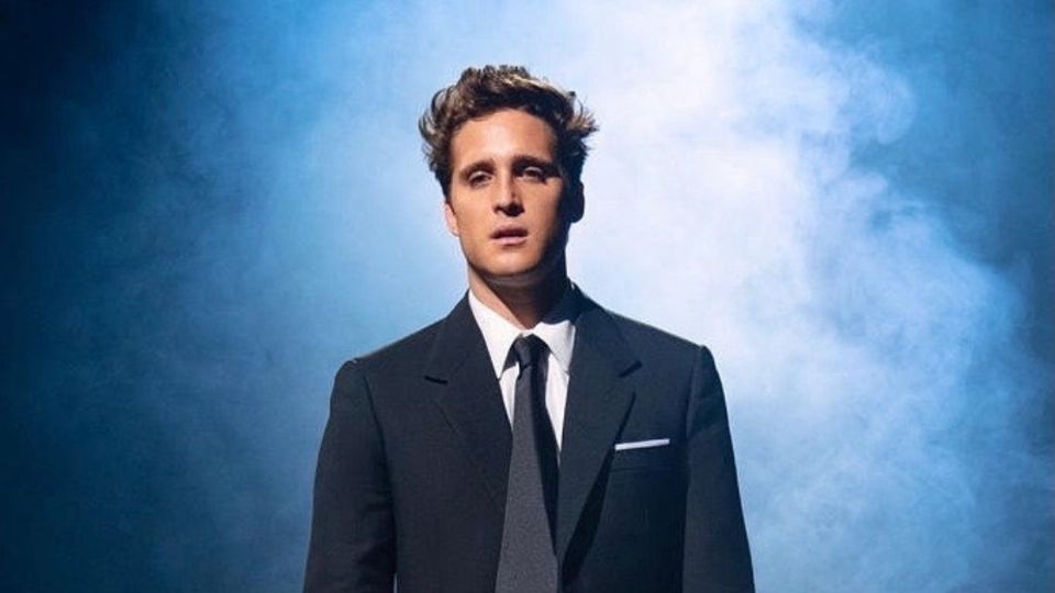 Diego Boneta es el actor que le da vida a Luis Miguel, por lo que se pone a practicar hasta en el baño. Foto: Especial