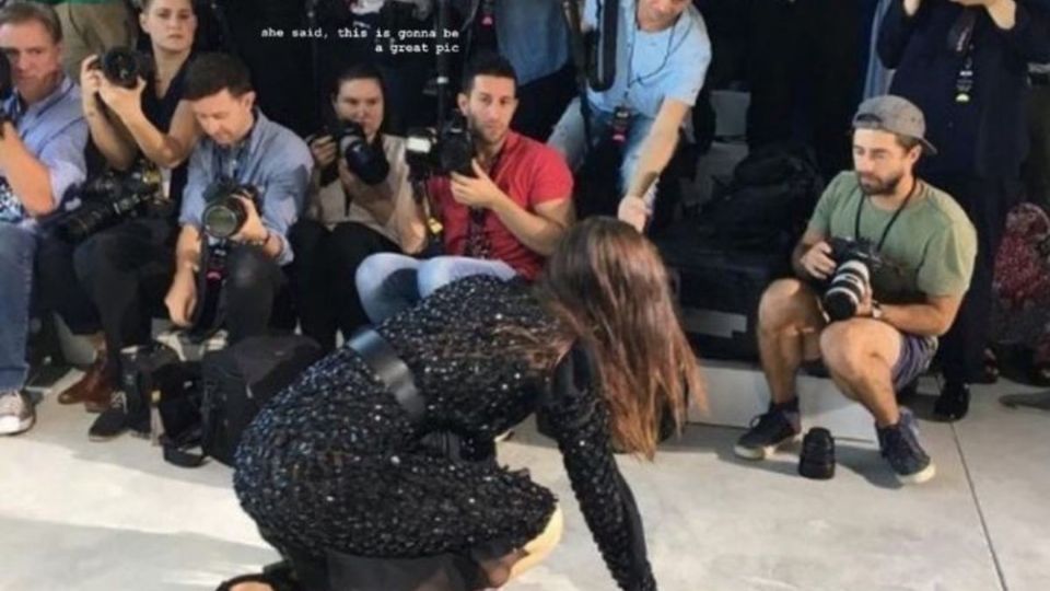 Bella Hadid, la super modelo de 24 años, ha usado su cuenta de Isntagram para buscar al fotógrafo que la rescató de una caída