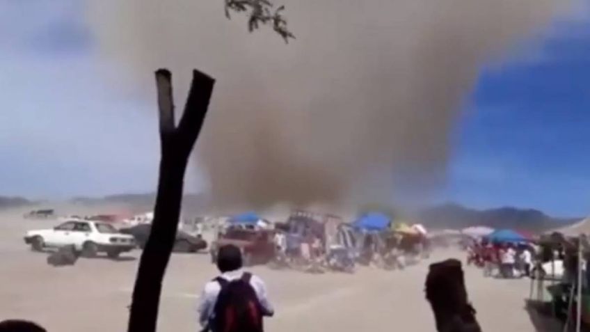 ¡Increíble! Enorme remolino ARRASA con tianguis en Actopan, Hidalgo: VIDEO