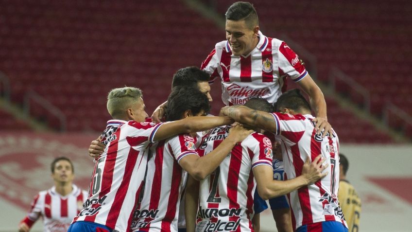 ¿Y el Covid-19? Tigres y Chivas con estadio lleno en pretemporada