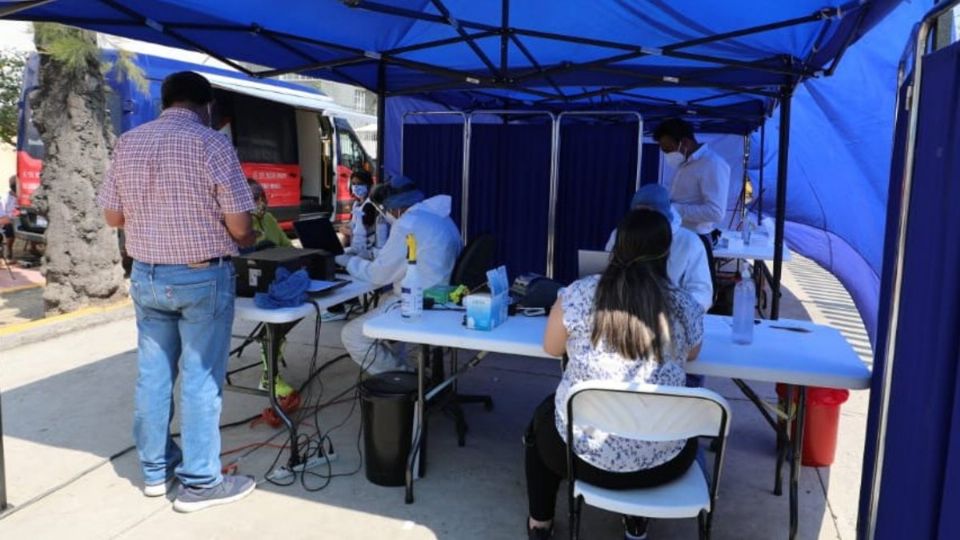 En una camioneta de JLN Labs, las pruebas se realizan de manera gratuita en diversas colonias de la alcaldía de Miguel Hidalgo. Foto: Especial