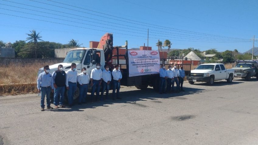 Empresarios constructores exigen pago de adeudos por trabajos en la refinería de Salina Cruz