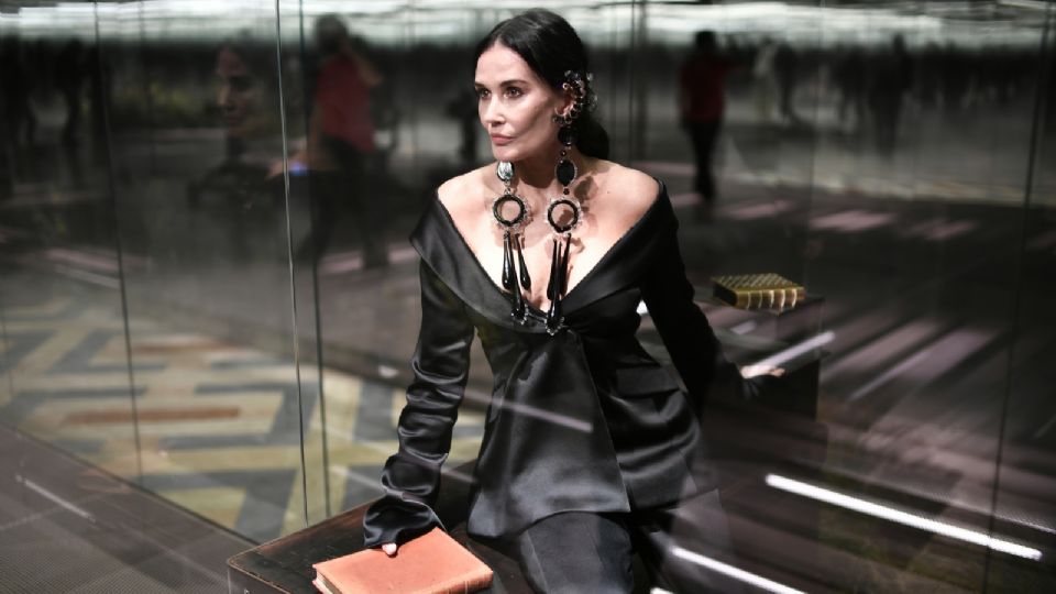 Demi Moore habla acerca de lo que sintió al ser parte de un desfile de modas, de la mano de la firma Fendi.