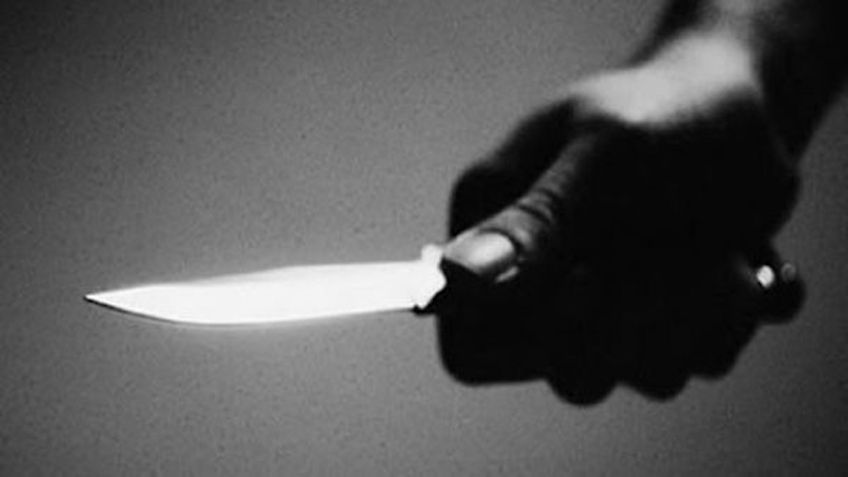 Niña de 12 años ATACA a su mamá con un CUCHILLO por no dejarla salir a jugar