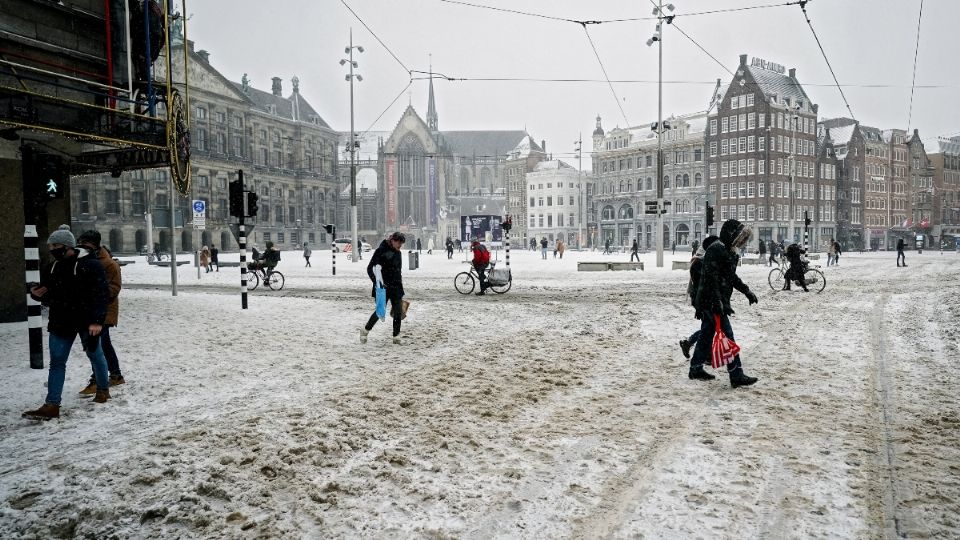 ÁMSTERDAM. Una fuerte Nevada azotó a Holanda, en medio del escándalo de las adopciones. Foto