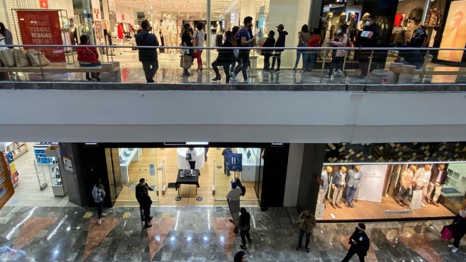 Ningún centro comercial o tienda departamental ha manifestado la intención de operar las 24 horas Foto: Cuartoscuro