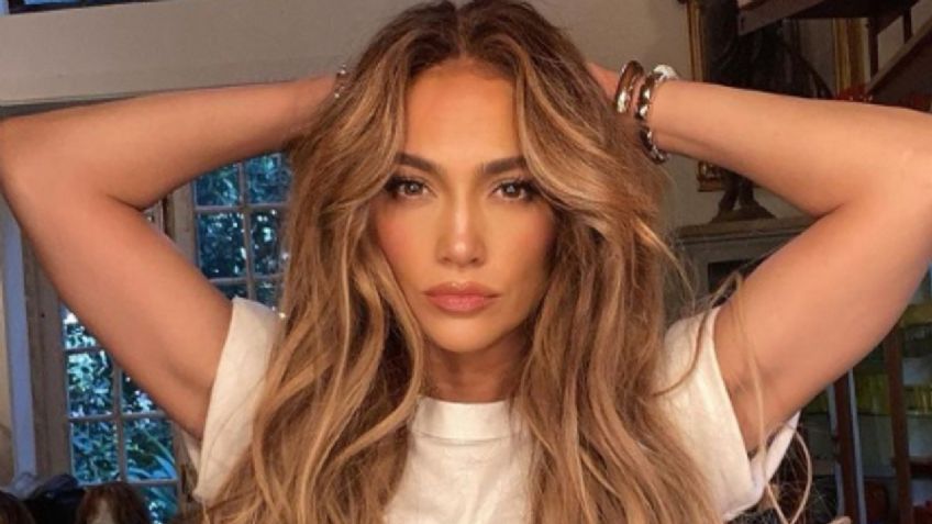 ¡De infarto! Jennifer Lopez comparte SEXY selfie en traje de baño y ENCIENDE Instagram