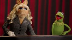 Ahora es Peggy de los Muppets; piden cancelarla por fomentar violencia de género