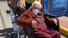 Abuelita de 90 años derrota al COVID-19 y acude a vacunarse en Toluca: VIDEO