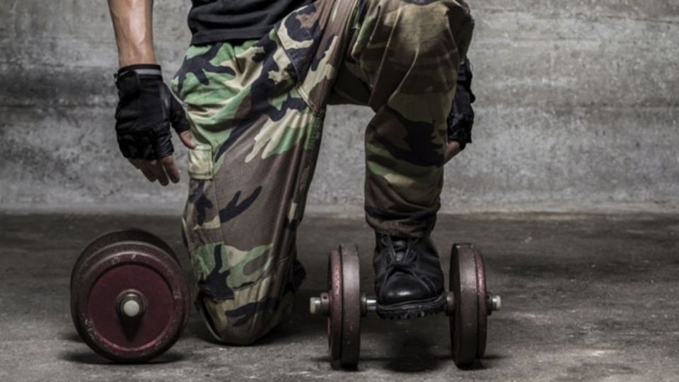 El entrenamiento militar reúne características tanto del entrenamiento con pesas, como del crossfit y del HIIT Foto: Especial