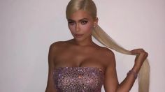 Kylie Jenner revive los años 70´s con atrevido look psicodélico: Foto