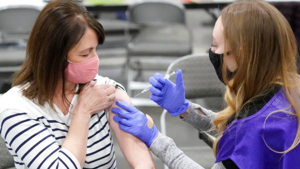 La campaña de vacunación contra el coronavirus en Cataluña se ha estado viendo limitada.