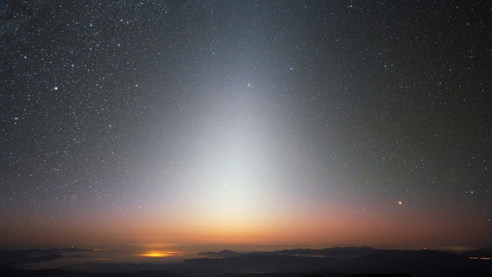 Este 'falso amanecer' fue captado por el observatorio La Silla, en Chile, en septiembre del 2009. Foto: Especial.