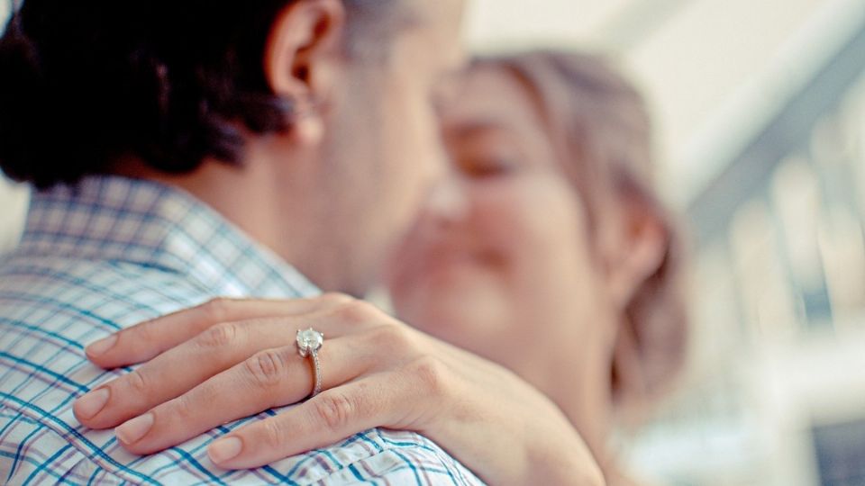 En Asia,  los sultanes jeques utilizaban los anillos de compromiso para etiquetar a sus esposas. Foto: Pexels